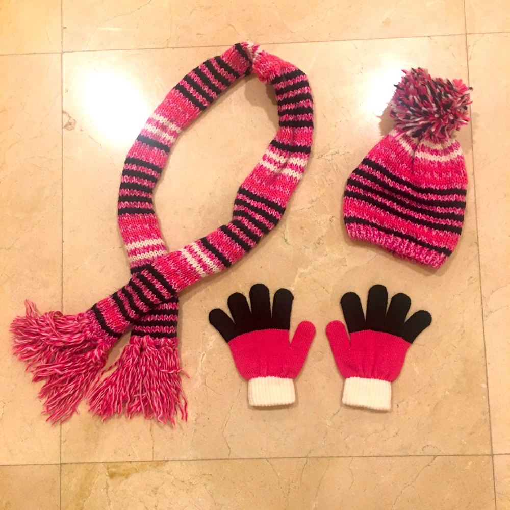 Girl’s 3-Piece Winter Set includes Scarf, Hat and Mittens Size 6-16